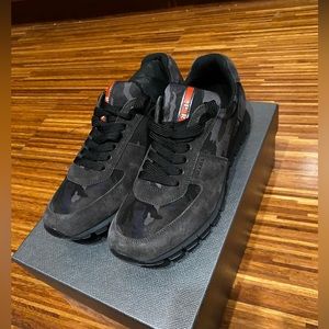 Prada Scamosciato “Red Lined” Series US 8 Men / 41 Europe Men / 6 Prada Men